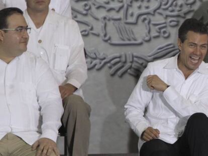 Peña Nieto y el gobernador fugado Javier Duarte durante una acto en Veracruz