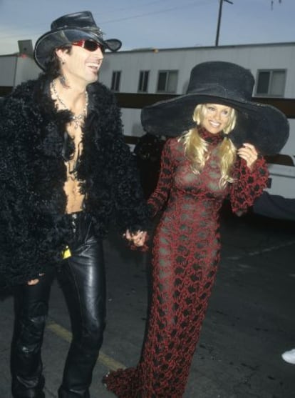 Tommy y Pamela, cogiendo el testigo de Keith Richards y Anita Pallenberg. La foto está tomada en 1997 en California.