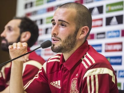 Aleix Vidal durante una rueda de prensa con España