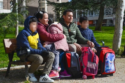 La familia Peña Mora intenta conseguir una cita para tramitar el asilo desde noviembre de 2023.