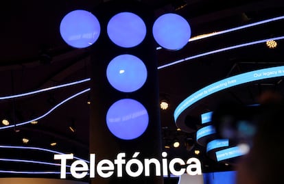 Stand de Telefónica en el Mobile World Congress (MWC) de 2023, en Barcelona,