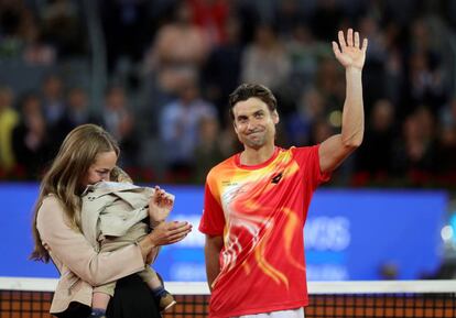 Ferrer, junto a su esposa y su hijo, este miércoles en Madrid.