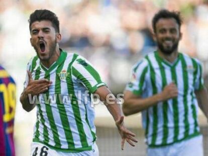 Dani Ceballos celebra el primer gol del Betis ante el Barça B.