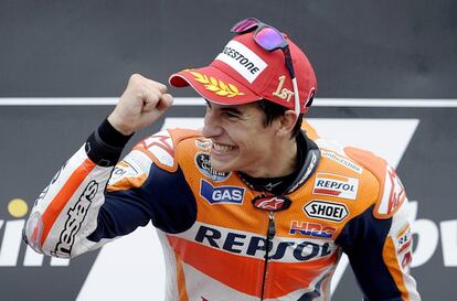 Márquez, eufórico en el podio checo.