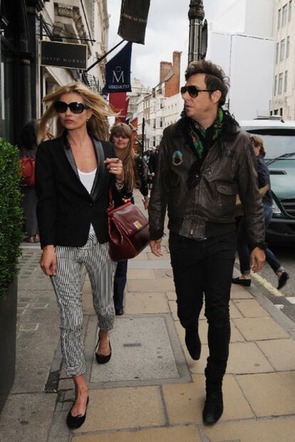 Kate Moss, con Jamie Hince.