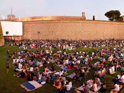 El cicle a la muntanya de Montju&iuml;c atreu p&uacute;blic jove i culturalment inquiet.