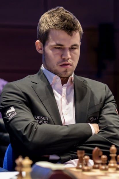 Carlsen, el jueves, durante su partida con Van Wely en Ámsterdam
