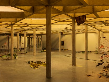 La instalación 'Acto I: La eterna adolescencia', de Álvaro Urbano, en el Tenerife Espacio de las Artes (TEA) de Santa Cruz de Tenerife.