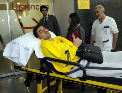 Villa, a su llegada a la Clinica de Barcelona, donde será operado.