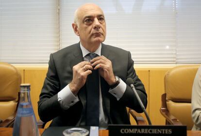 Enrique Bar&oacute;n comparece ante la comisi&oacute;n anticorrupci&oacute;n de la Asamblea.