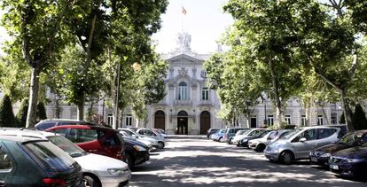 Fachada principal del Tribunal Supremo, en Madrid.