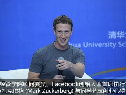 Mark Zuckerberg, durante en su charla en una universidad de Pek&iacute;n.