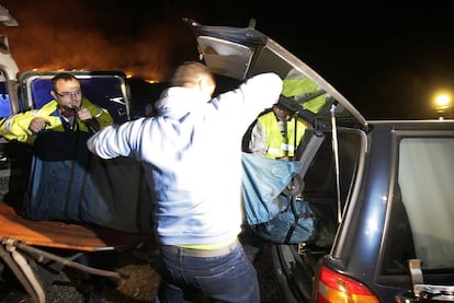 Dos agentes de lucha contra incendios han fallecido cuando trabajaban en la extinción del incendio.