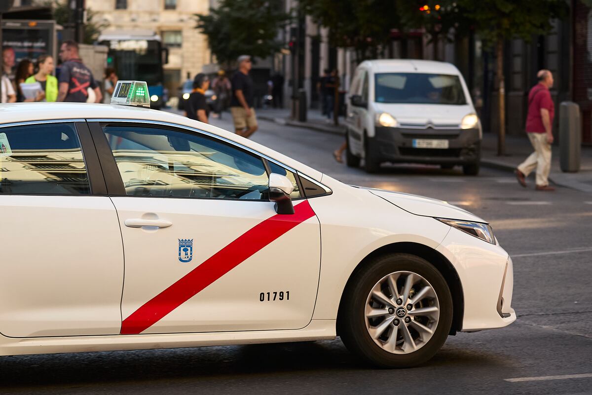 Un hombre secuestra a un taxista a punta de pistola en Madrid para que lo lleve a un pueblo de Burgos