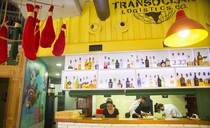 La Fábrica de Besana, un templo de la tapa en la calle Correduría de Sevilla.