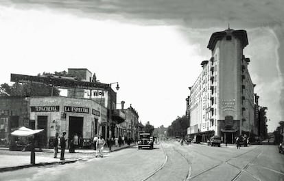 El edificio Ermita, en 1945.