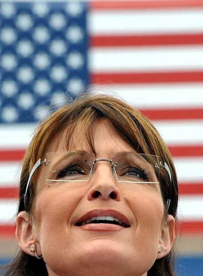 Sarah Palin, durante un acto de campaña en Carson (California).