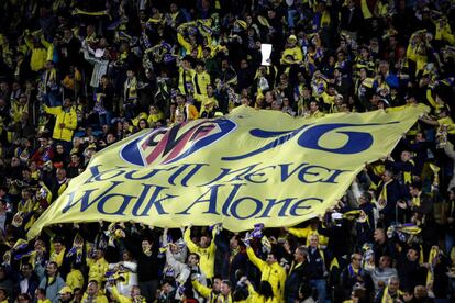 El estadio del Villarreal rinde homenaje a las víctimas de Hillsborough.