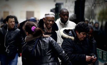 Sait Denis, antigua zona de emigracion espa?ola ahora con mayoria arabe y africana. 