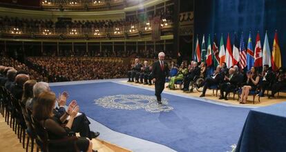 John Banville momentos antes de recibir el Premio Príncipe de Asturias de las Letras.