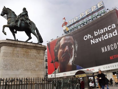 El anuncio de la serie &#039;Narcos&#039; de la Puerta del Sol de Madrid.