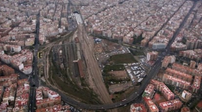 Vista aérea de la playa de vías del centro de Valencia que será sustituida por un gran parque.