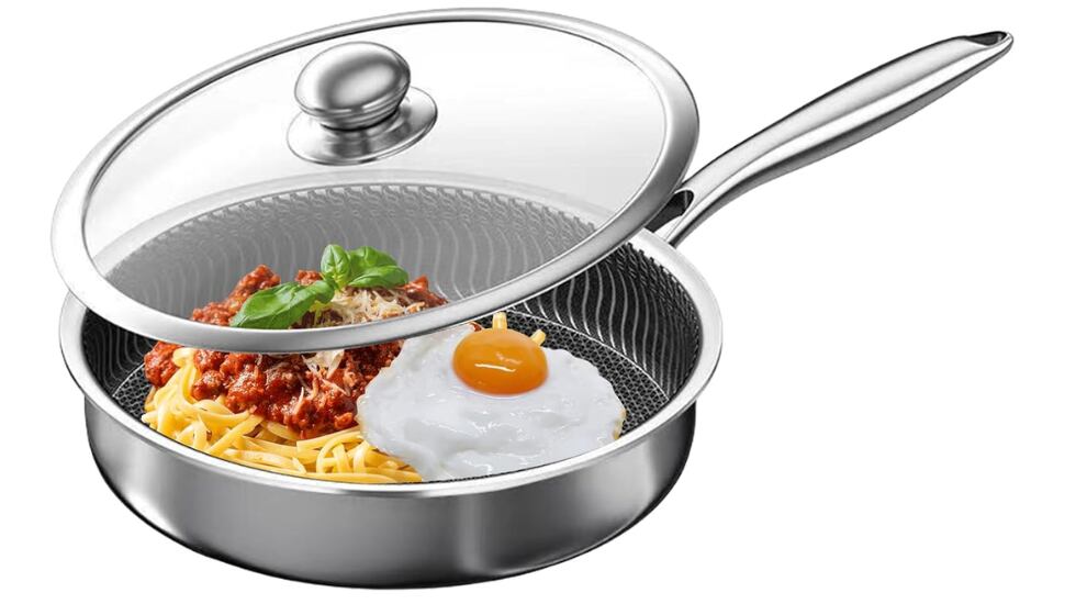 Sartén de acero inoxidable con tapa.