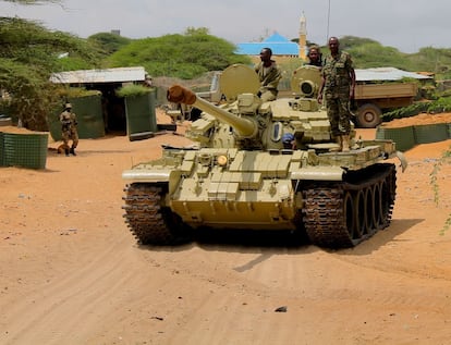 En las tropas ugandesas las mujeres participan también en situaciones de combate, solo falta por derribar la barrera del poder. No hay mujeres entre los altos mandos.