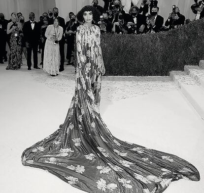 Roe, con su diseño de Halston inspirado en Diana Ross en la Gala Met de 2021. Estuvo entre los cocineros elegidos por Anna Wintour para diseñar el menú.