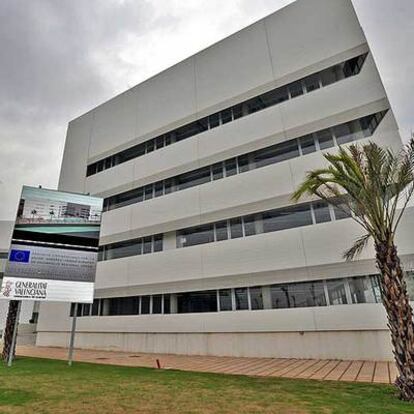 La lluvia afectó al semisótano del Centro de Salud Pública.