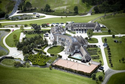 Vista aérea de la casa de Kim Dotcom, en Coatesville, al noroeste de Auckland (Nueva Zelanda).