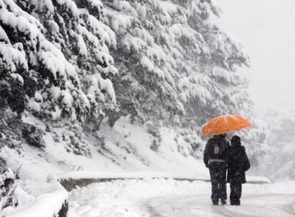 Primera nevada en la regin, en el puerto de Navacerrada.