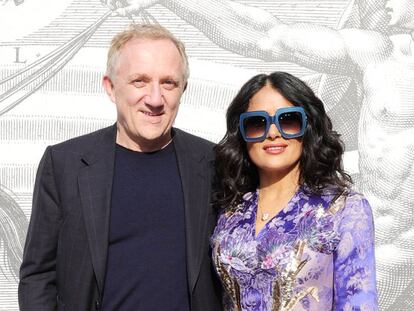 Francois-Henri Pinault y Salma Hayek Pinault, en el desfile de Gucci del pasado febrero en Milán.