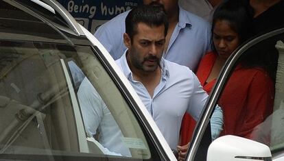 Salman Khan tras evadir su entrada en prisión.