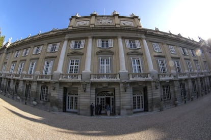 Fachada del Palacio de Liria en Madrid. Una plantilla de 15 personas trabaja para encontrar rendimiento económico al extraordinario patrimonio que hay en el edificio.