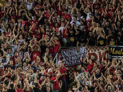 Fondo de los Biris en un partido de 2015.