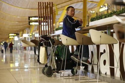 El Japonés lleva ocho años viviendo en el aeropuerto de Barajas.