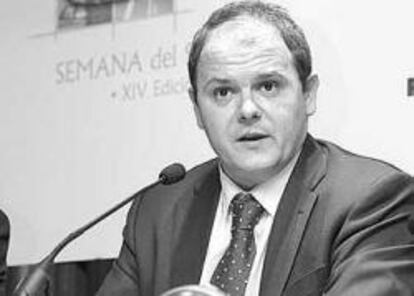 Segura propone que la CNMV sea como el Banco de España