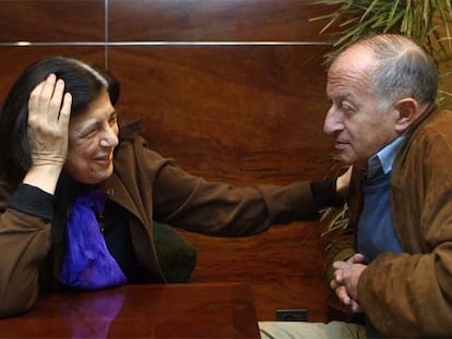 Susan Sontag y Juan Goytisolo, en noviembre de 2002 en Barcelona.