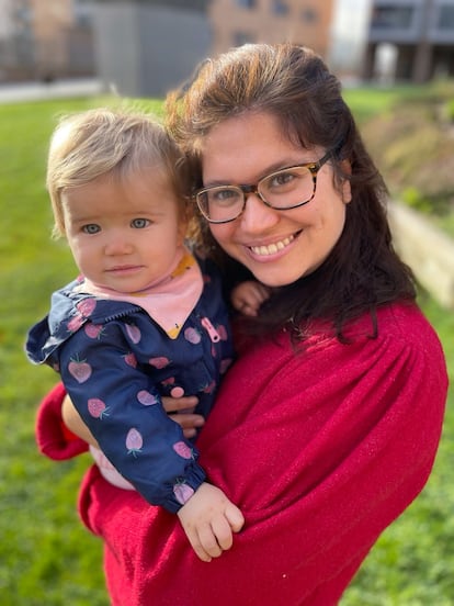 Erika Romera y su hija. 