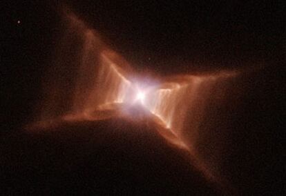 La nebulosa Rectángulo Cuadrado, fotografiada por el telescopio espacial <i>Hubble.</i>