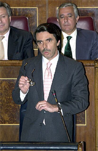 El presidente del Gobierno, José María Aznar, en la sesión de control al Gobierno.
