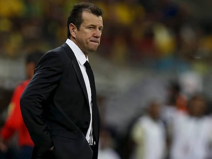 Dunga no jogo contra Uruguai em março.