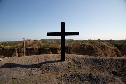 Cruces y otros motivos religiosos son comunes en las minas de la región carbonífera de Coahuila.