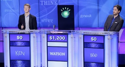 Concurso de dos campeones del programa televisivo Jeopardy contra el superordenador de IBM, Watson, en 2011. 