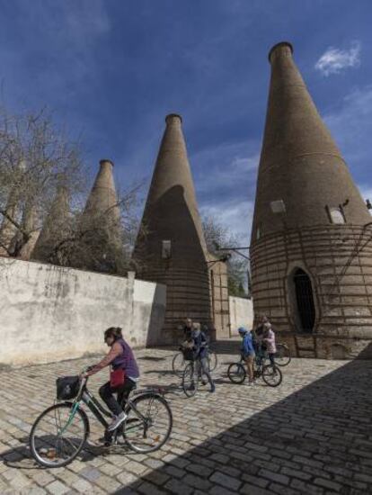 Los antiguos hornos de la fábrica de La Cartuja, en Sevilla.