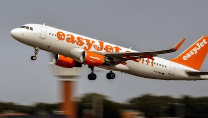 Un avión de Easyjet despega en Francia.