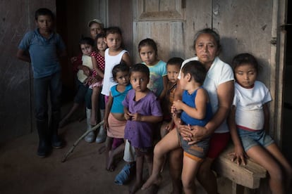 Gregorio Rocha e Aura Alecrim, pais do pastor que ordenou a queima em uma fogueira de Vilma Trujillo García, com seus dez netos, abandonados a sua sorte após que seus pais fossem capturados e tribunais em Managua.