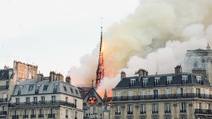 Imagen del incendio de la catedral Notre-Dame (París) en 2019.