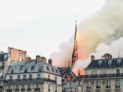 Imagen del incendio de la catedral Notre-Dame (París) en 2019.
